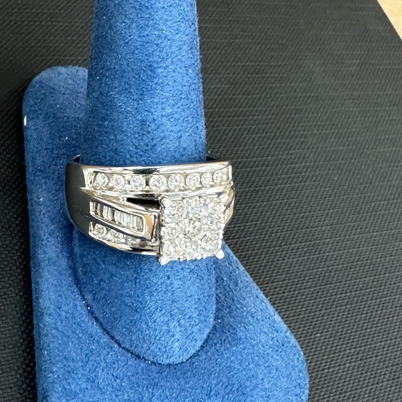 Beautiful CERTIFIED JEWELRY!!! Authentic and New!Platinum, Diamond Wedding Ring. - Picture 6 of 7